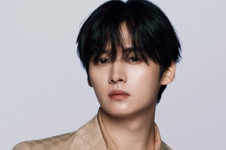 Lee Know Stray Kids Jalani Wajib Militer, Tinggalkan Pesan Menyentuh dan Janjikan Comeback Full Member