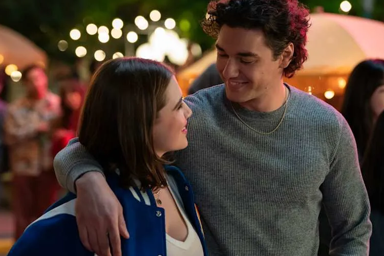 Link Nonton Off Campus (2026) Episode 1 Subtitle Indonesia, Pertemuan Pertama Hannah Wells dan Garrett Graham