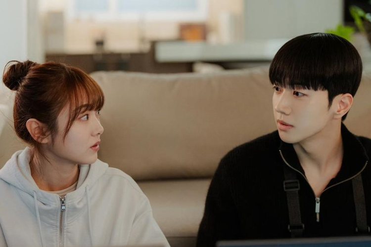 Direbutin Dua Pria Tampan! Nonton My Bias My Boss Episode 3-4 Subtitle Indonesia GRATIS