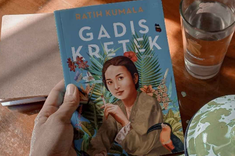 Link Download Novel Gadis Kretek PDF, Buku Paling Laris Tentang Wanita Pewaris Industri Rokok Tanah Air di Tahun 1965